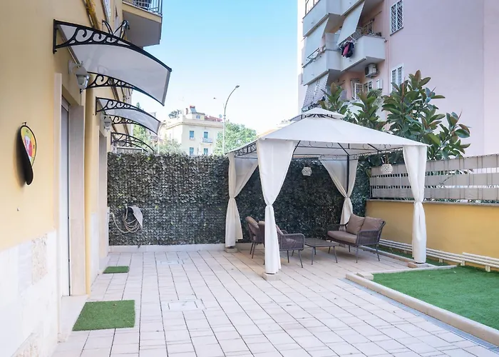 Domus 111 2 Bedroom Apartament